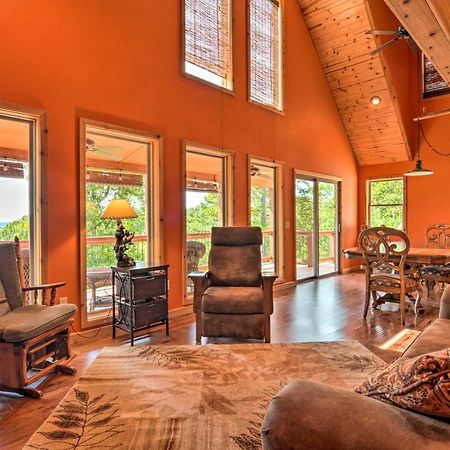 Spacious Log Cabin With Fire Pit And Game Room! Eureka Springs Ngoại thất bức ảnh