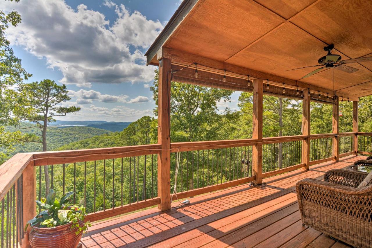 Spacious Log Cabin With Fire Pit And Game Room! Eureka Springs Ngoại thất bức ảnh