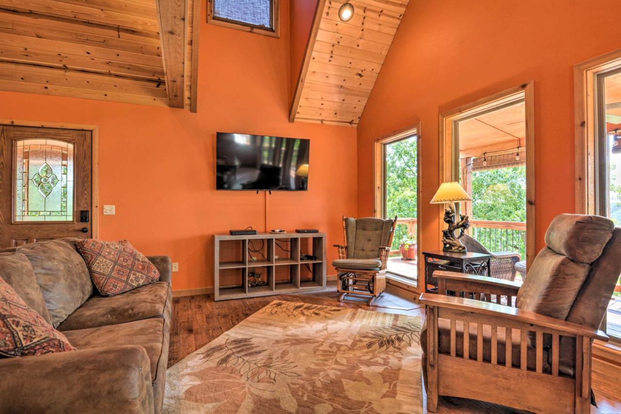 Spacious Log Cabin With Fire Pit And Game Room! Eureka Springs Ngoại thất bức ảnh