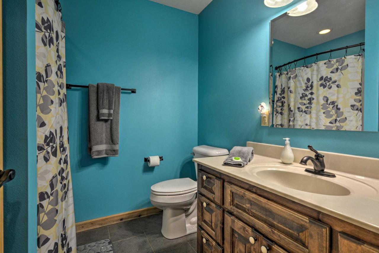 Spacious Log Cabin With Fire Pit And Game Room! Eureka Springs Ngoại thất bức ảnh