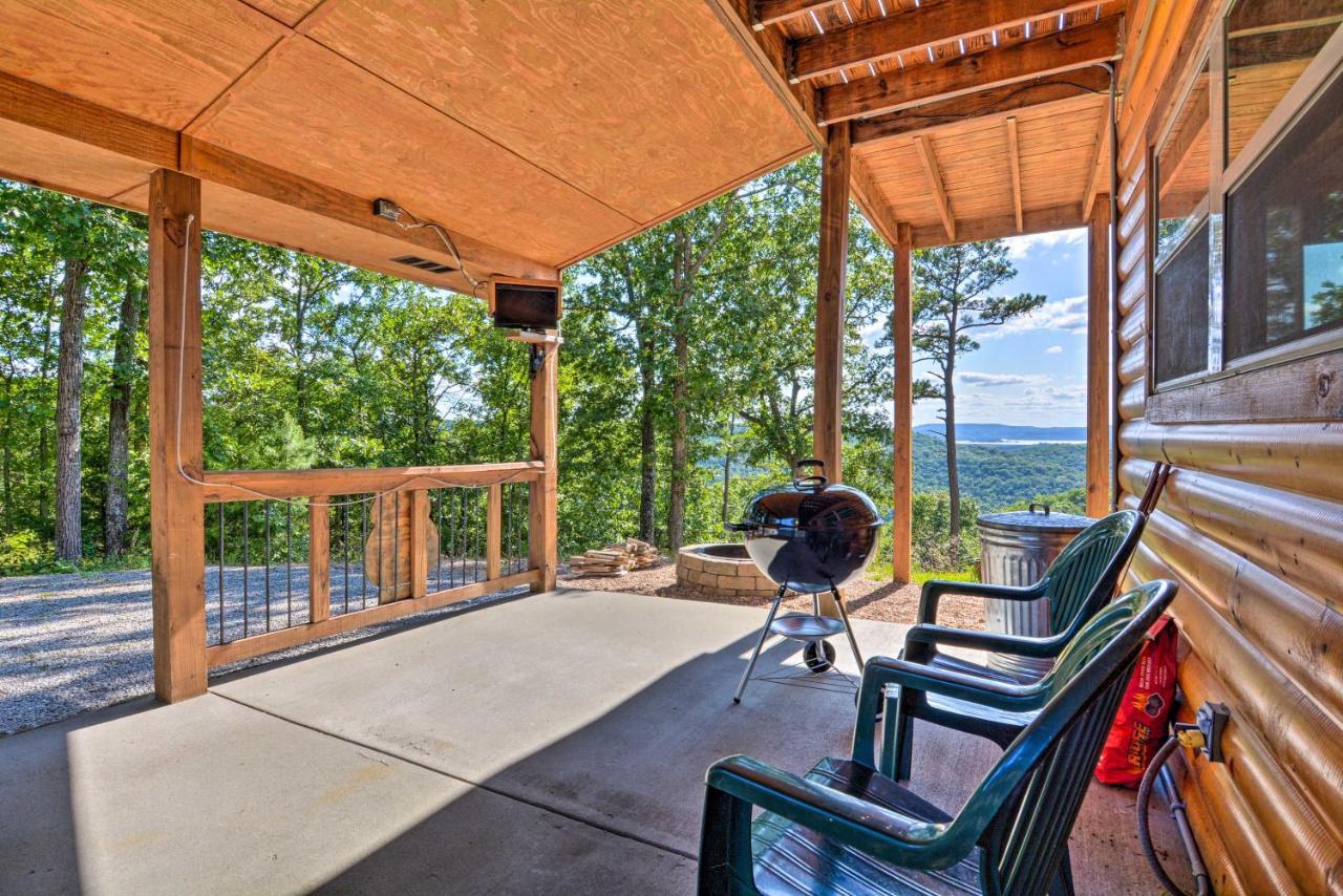 Spacious Log Cabin With Fire Pit And Game Room! Eureka Springs Ngoại thất bức ảnh